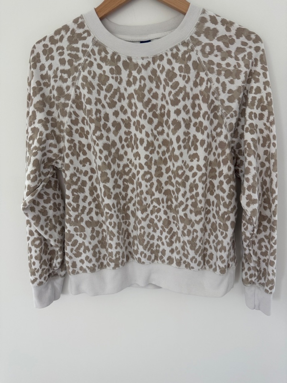 Old Navy Cream & Tan Leopard Print Crewneck Sweater Size Medium